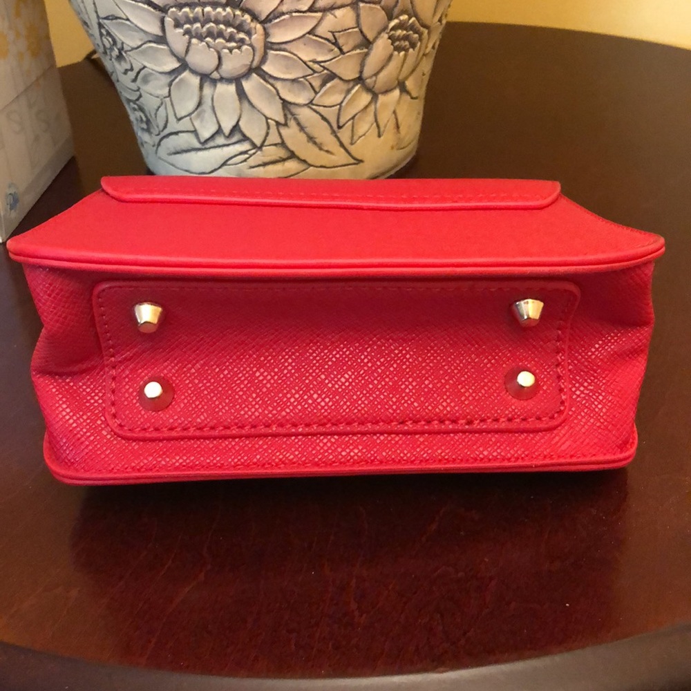 Never Used Red Chain Purse - Picture 4 of 6